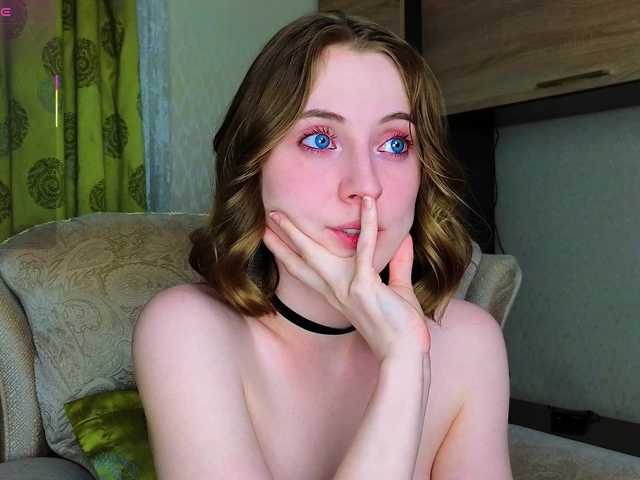 Adelina-Cowell live cam on BongaCams