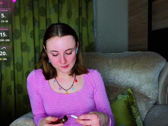 Adelina-Cowell live cam on BongaCams