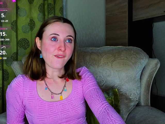Adelina-Cowell live cam on BongaCams