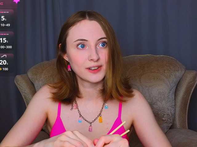 Adelina-Cowell live cam on BongaCams