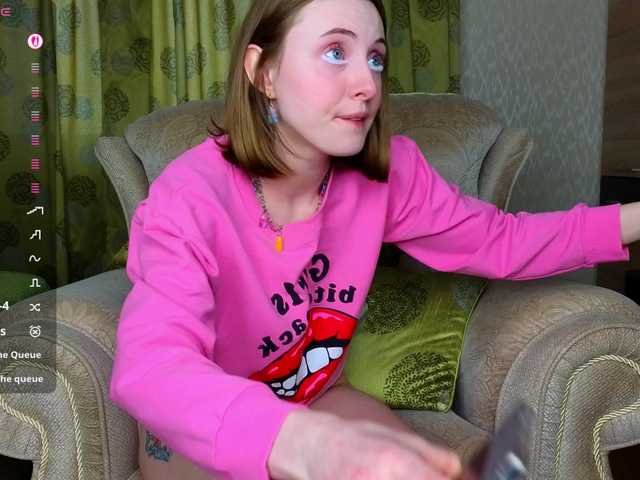 Adelina-Cowell live cam on BongaCams