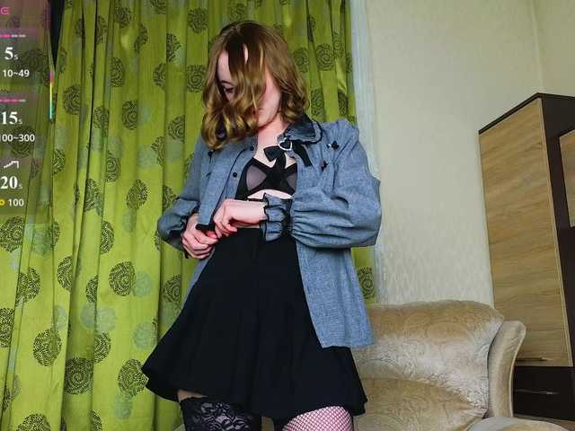 Adelina-Cowell live cam on BongaCams