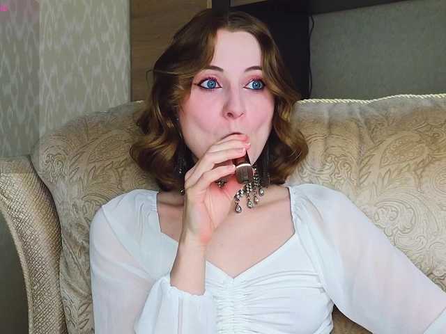 adelina-cowell live sex show