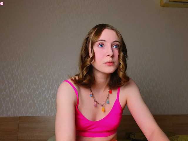Adelina-Cowell live cam on BongaCams