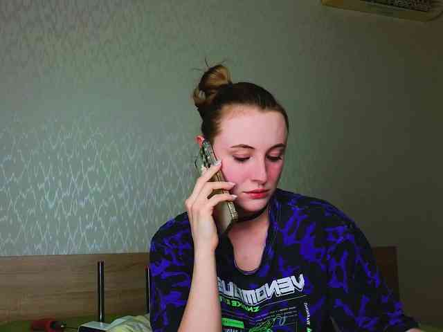Adelina-Cowell webcam
