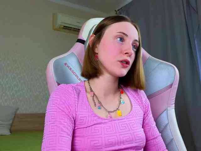 Adelina-Cowell webcam