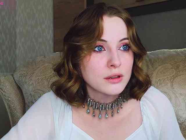 Adelina-Cowell webcam