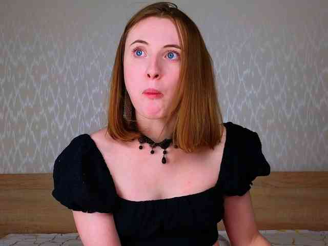 Adelina-Cowell webcam