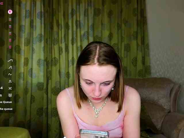 Adelina-Cowell webcam