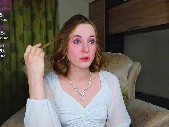Adelina-Cowell webcam