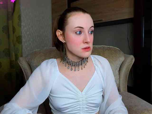 Adelina-Cowell webcam