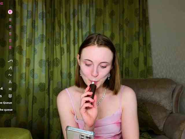 Adelina-Cowell webcam
