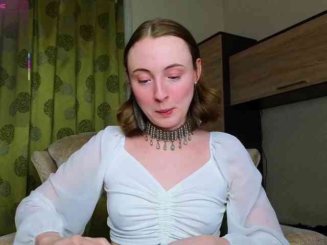 Adelina-Cowell webcam