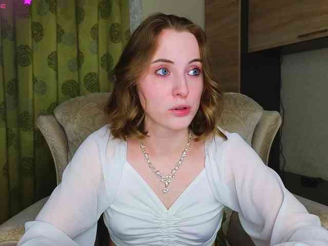 Adelina-Cowell webcam