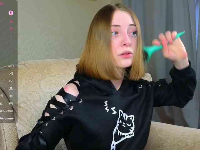 Adelina-Cowell webcam