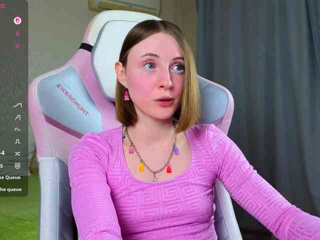 Adelina-Cowell webcam