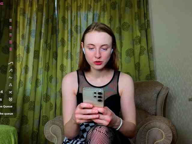 Adelina-Cowell webcam