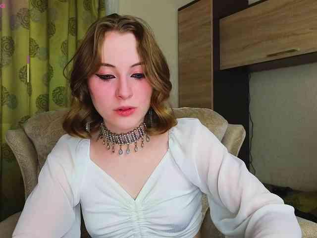 Adelina-Cowell webcam