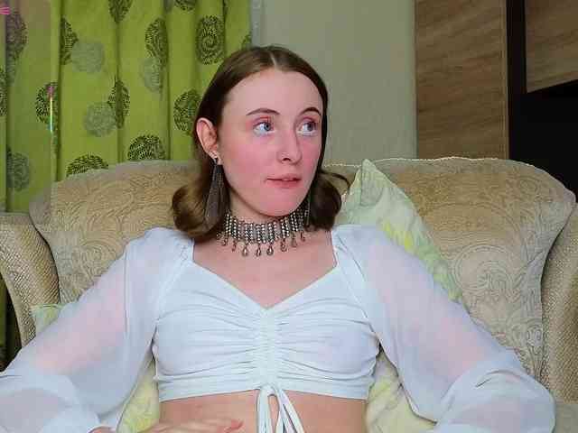 Adelina-Cowell webcam
