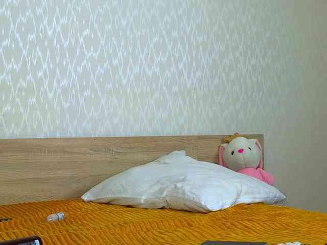 Adelina-Cowell webcam