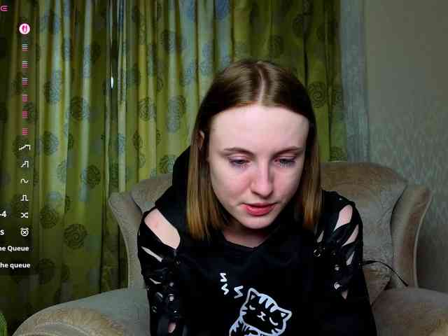 Adelina-Cowell webcam