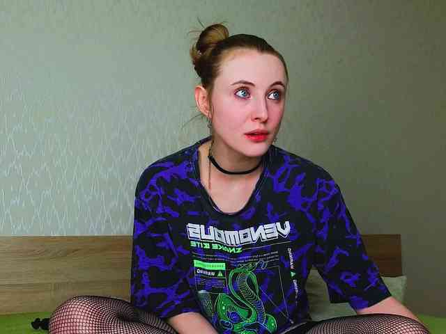 Adelina-Cowell webcam