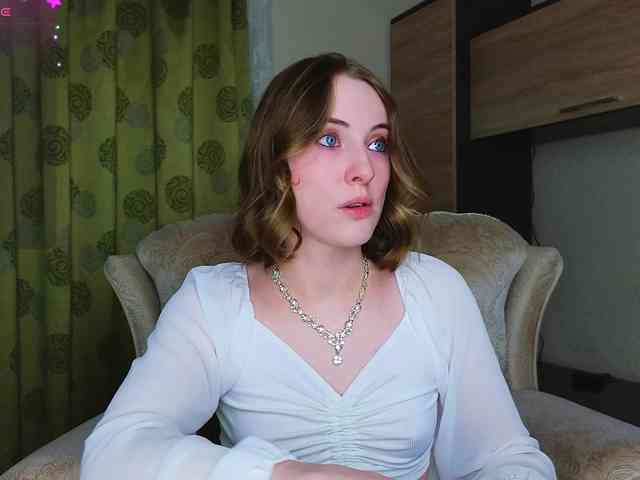 Adelina-Cowell webcam