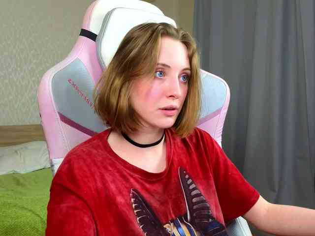 Adelina-Cowell webcam