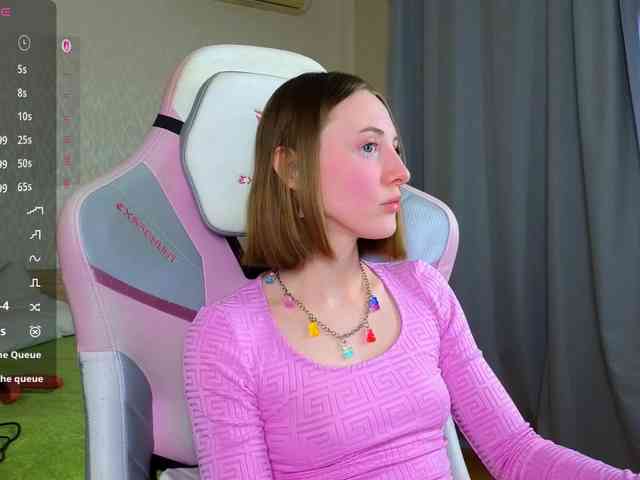 Adelina-Cowell webcam