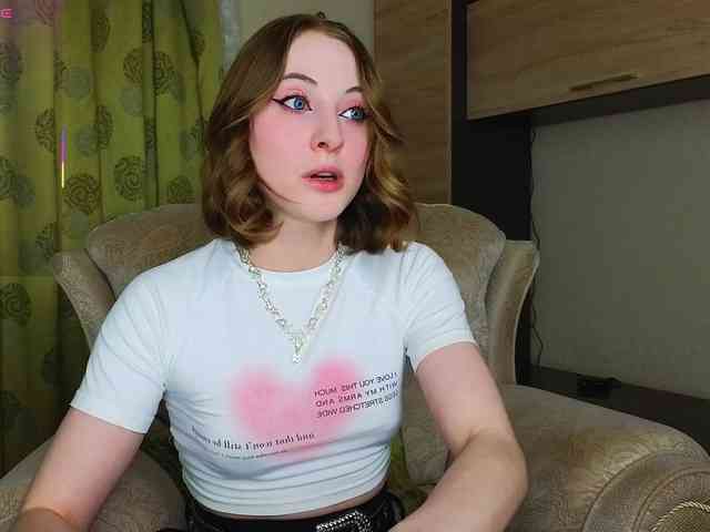 Adelina-Cowell webcam