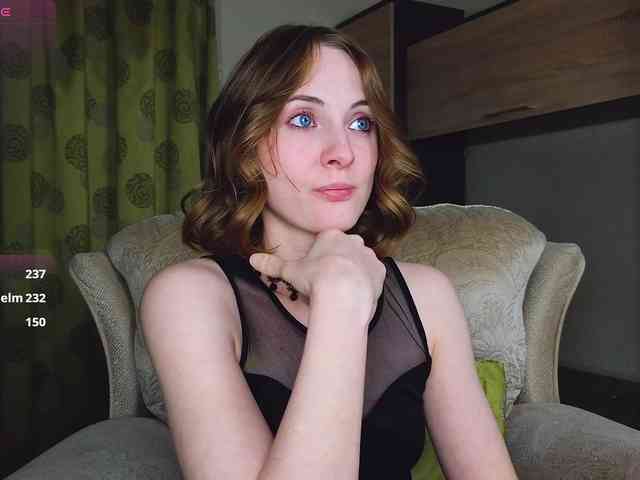 Adelina-Cowell webcam