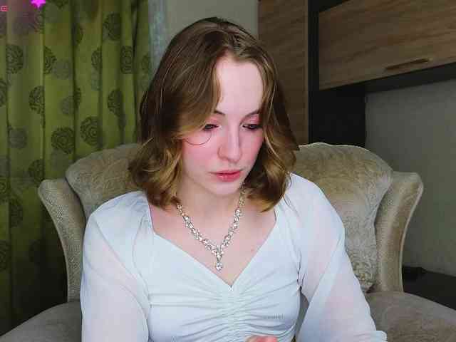 Adelina-Cowell webcam