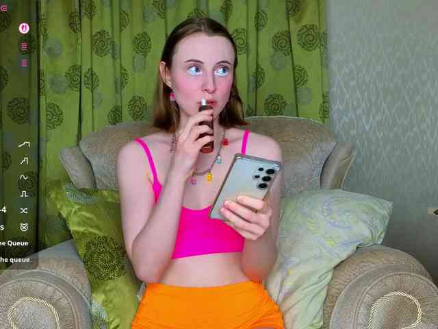 Adelina-Cowell webcam