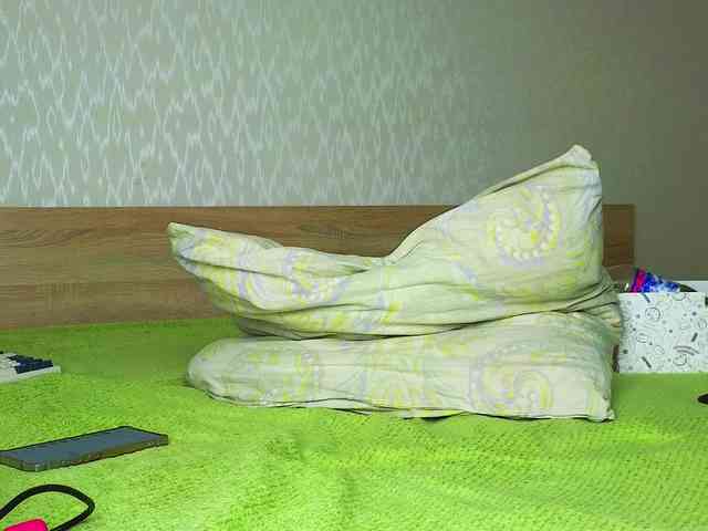 Adelina-Cowell webcam