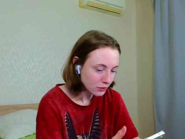 Adelina-Cowell webcam