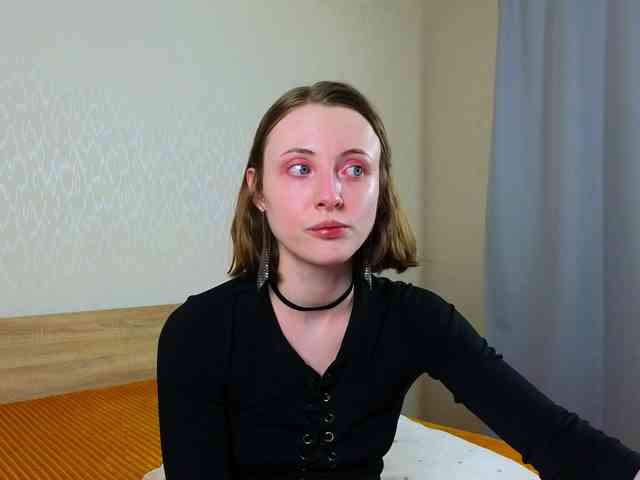 Adelina-Cowell webcam