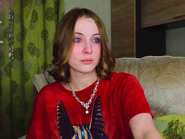 Adelina-Cowell webcam