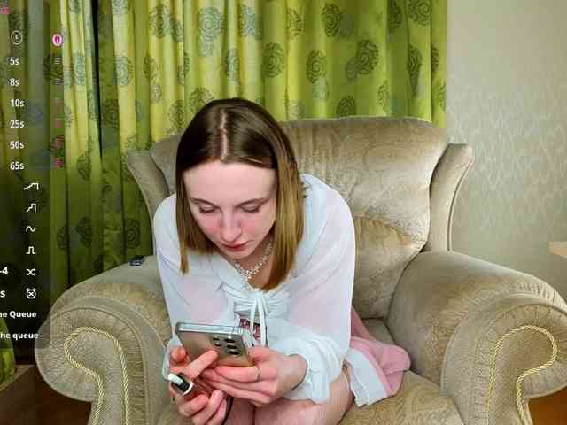Adelina-Cowell webcam