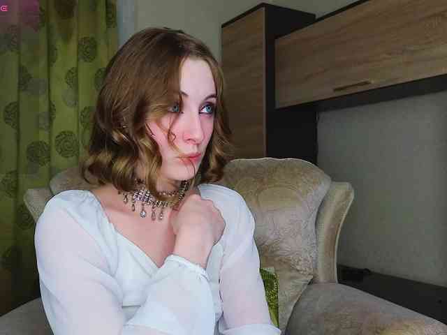 Adelina-Cowell webcam