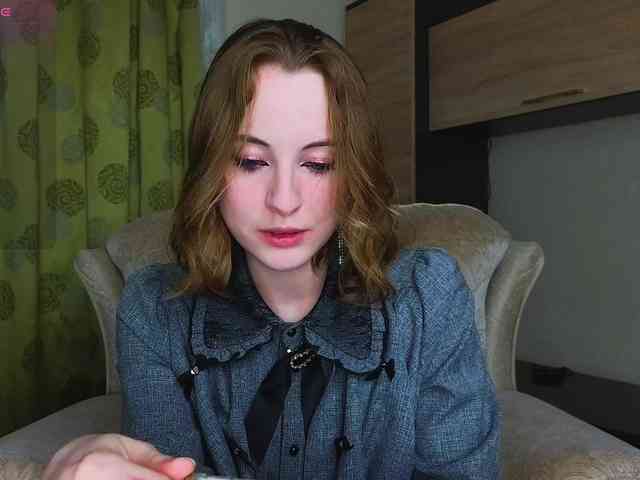 Adelina-Cowell webcam