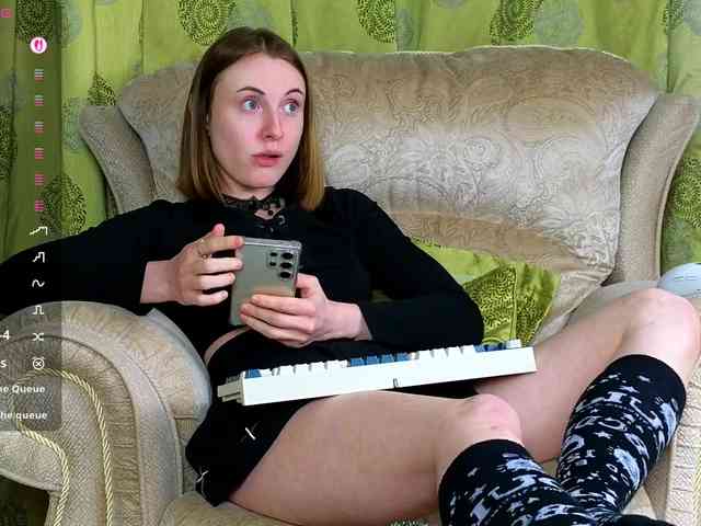 Adelina-Cowell webcam