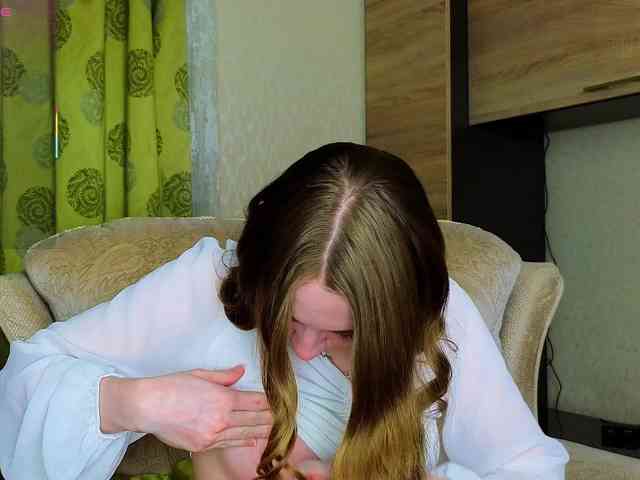 Adelina-Cowell webcam