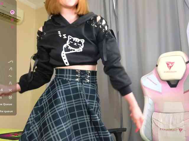 Adelina-Cowell webcam