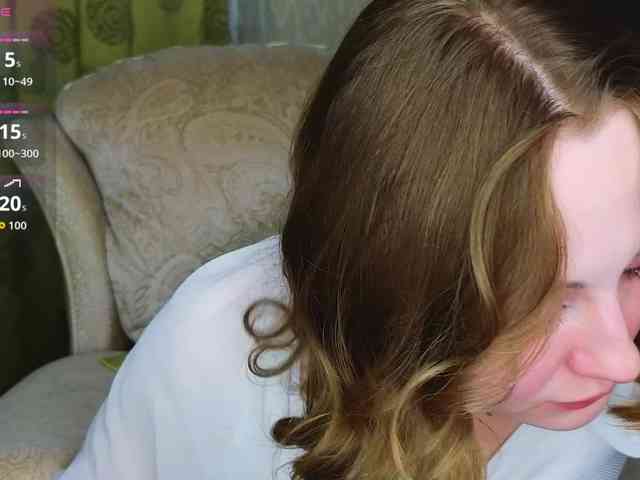 Adelina-Cowell webcam