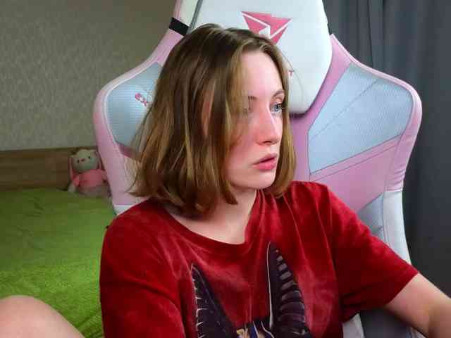 Adelina-Cowell webcam