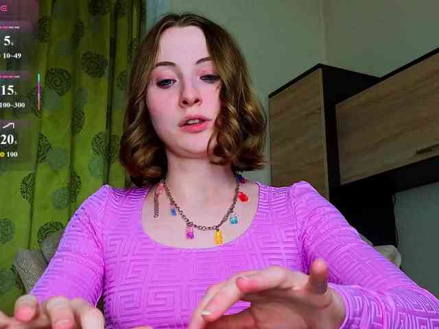 Adelina-Cowell webcam