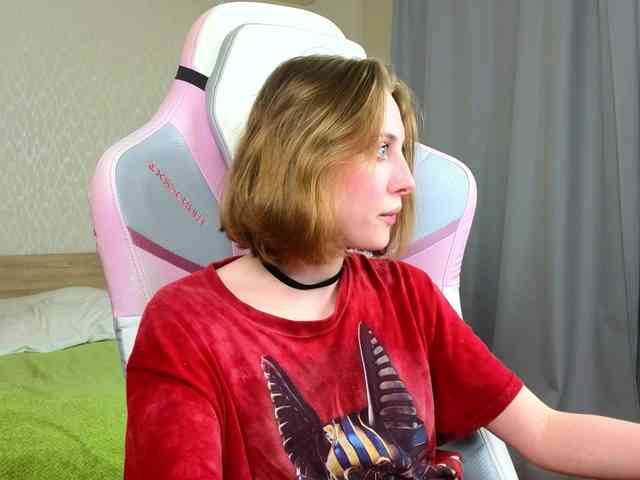 Adelina-Cowell webcam