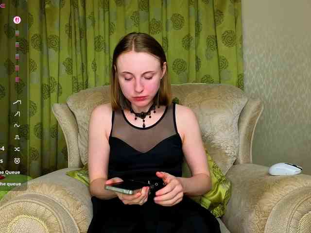Adelina-Cowell webcam