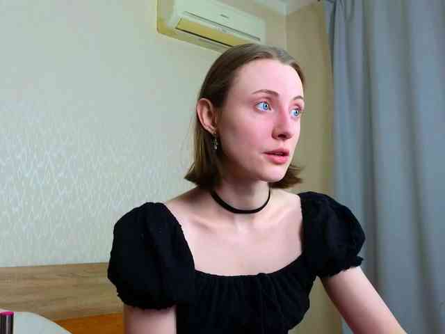 Adelina-Cowell webcam