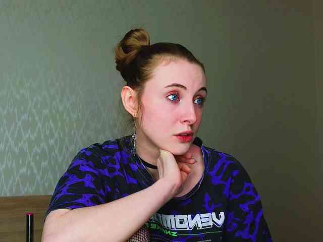 Adelina-Cowell webcam